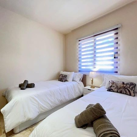 Modern 2 Bedroom Beachside Apartment Nr72 Los Alcazares Bagian luar foto